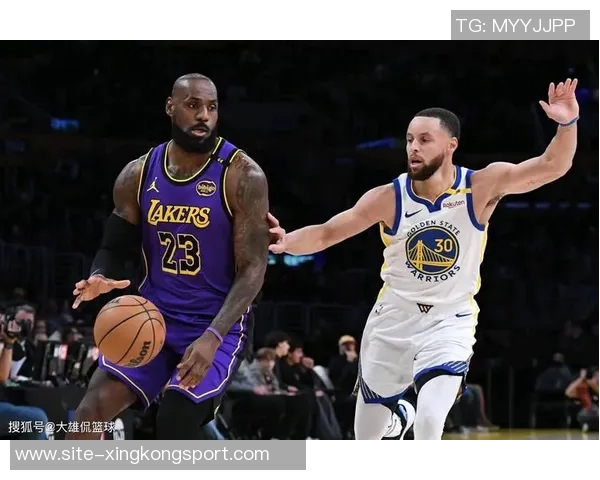 詹姆斯与库里或将错失评奖机会65场标准球星名单曝光 詹姆斯与库里或将错失评奖机会65场标准球星名单曝光