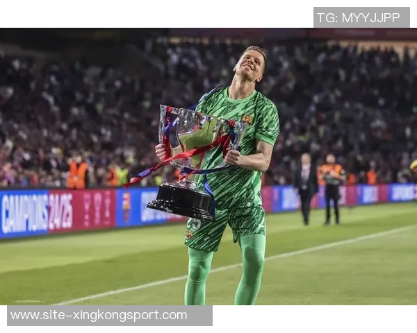 巴萨官方宣布什琴斯尼康复成功将参加国王杯比赛名单