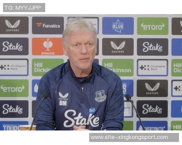 莫耶斯直言英超裁判判罚不公缺乏沟通引发广泛关注