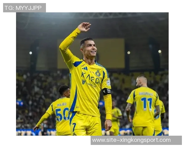 C罗梅开二度助利雅得逆转胜利庆祝照分享展现拼搏精神